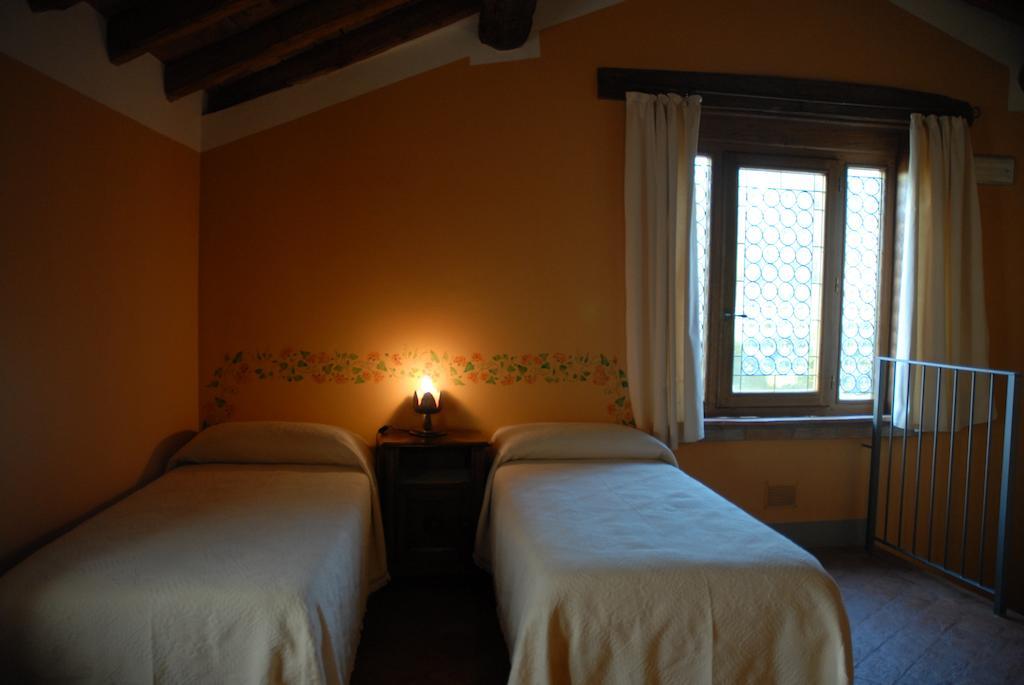Agriturismo La Costa クレーマ 部屋 写真