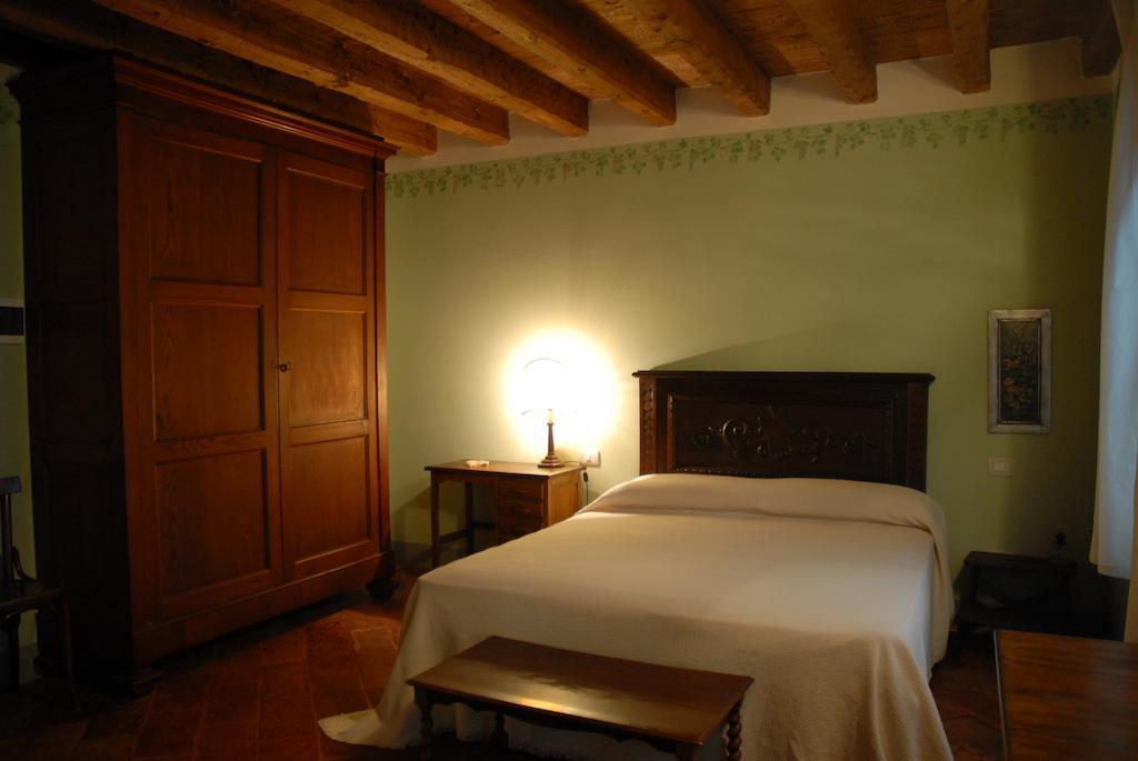 Agriturismo La Costa クレーマ 部屋 写真