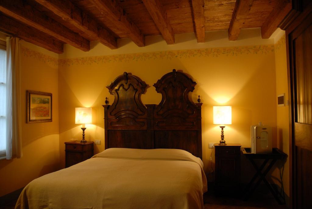 Agriturismo La Costa クレーマ 部屋 写真